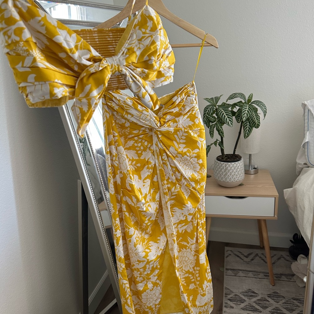 AMUR  Organic Cotton Yellow and White Floral Set